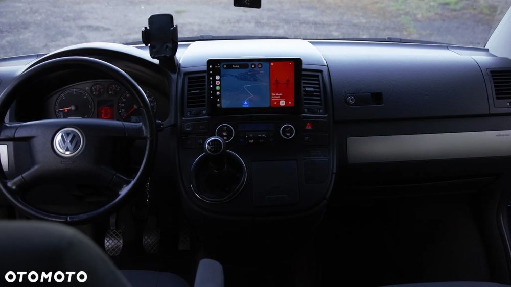 Volkswagen Multivan - 10
