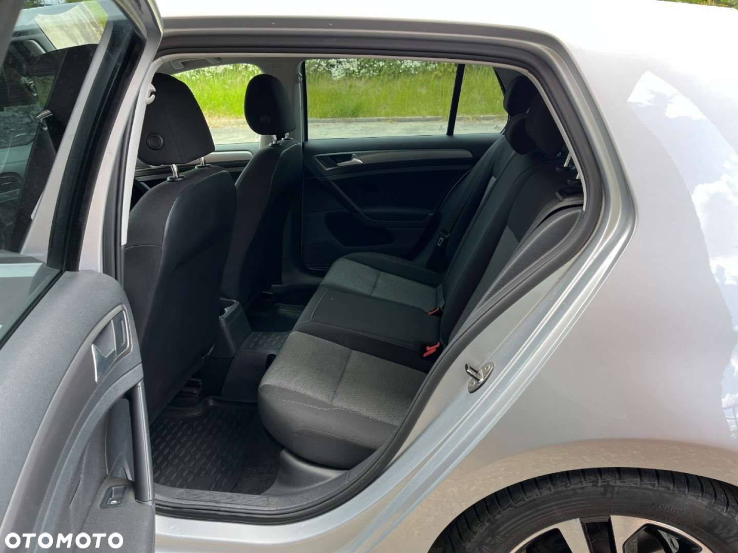 Volkswagen Golf 1.6 TDI DPF BlueMotion Technology Style - 18
