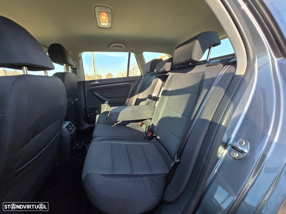 VW Golf Variant 1.6 TDi Confortline - 29