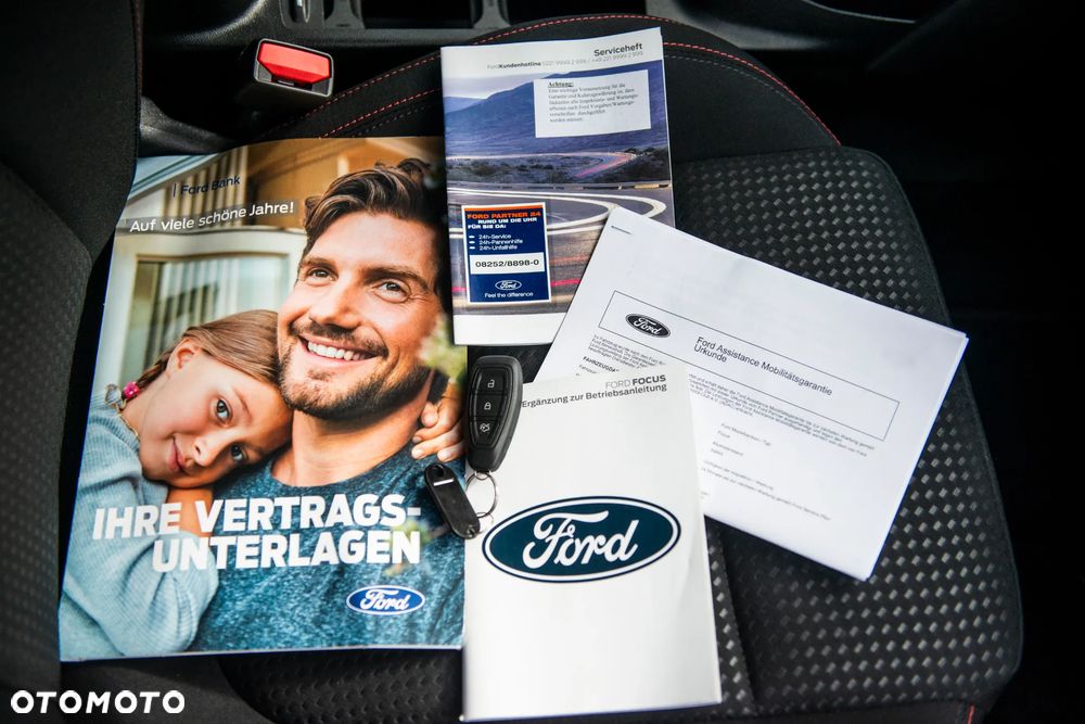 Ford Focus 1.0 EcoBoost Hybrid ST-LINE - 40