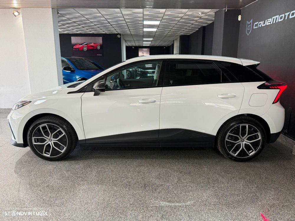 MG MG4 64 kWh Luxury - 5