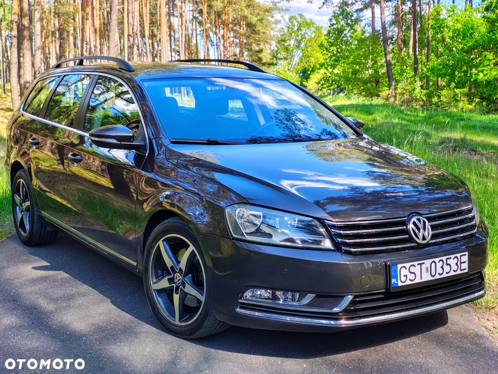 Volkswagen Passat - 1