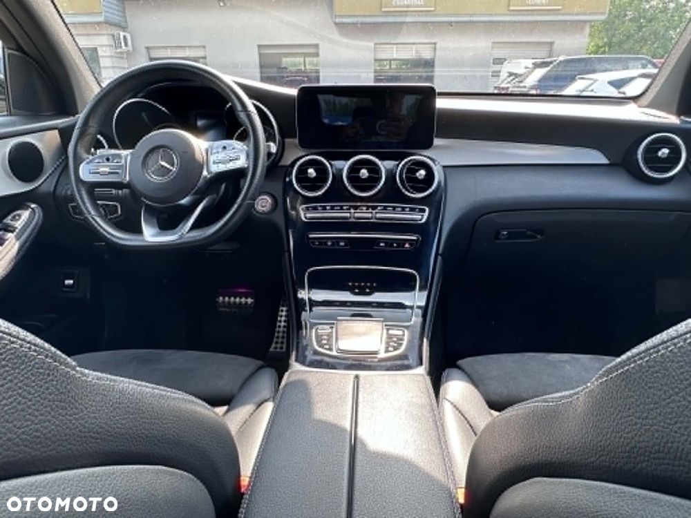 Mercedes-Benz GLC 220 d 4Matic 9G-TRONIC AMG Line - 11