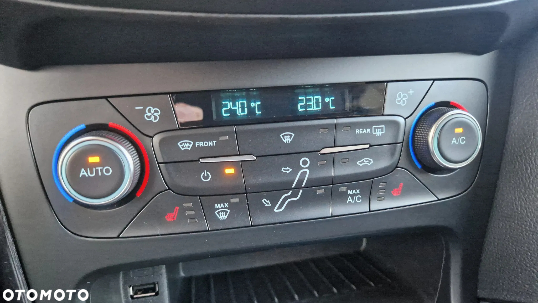 Ford Focus Turnier 1.0 EcoBoost Start-Stopp-System TITANIUM - 13