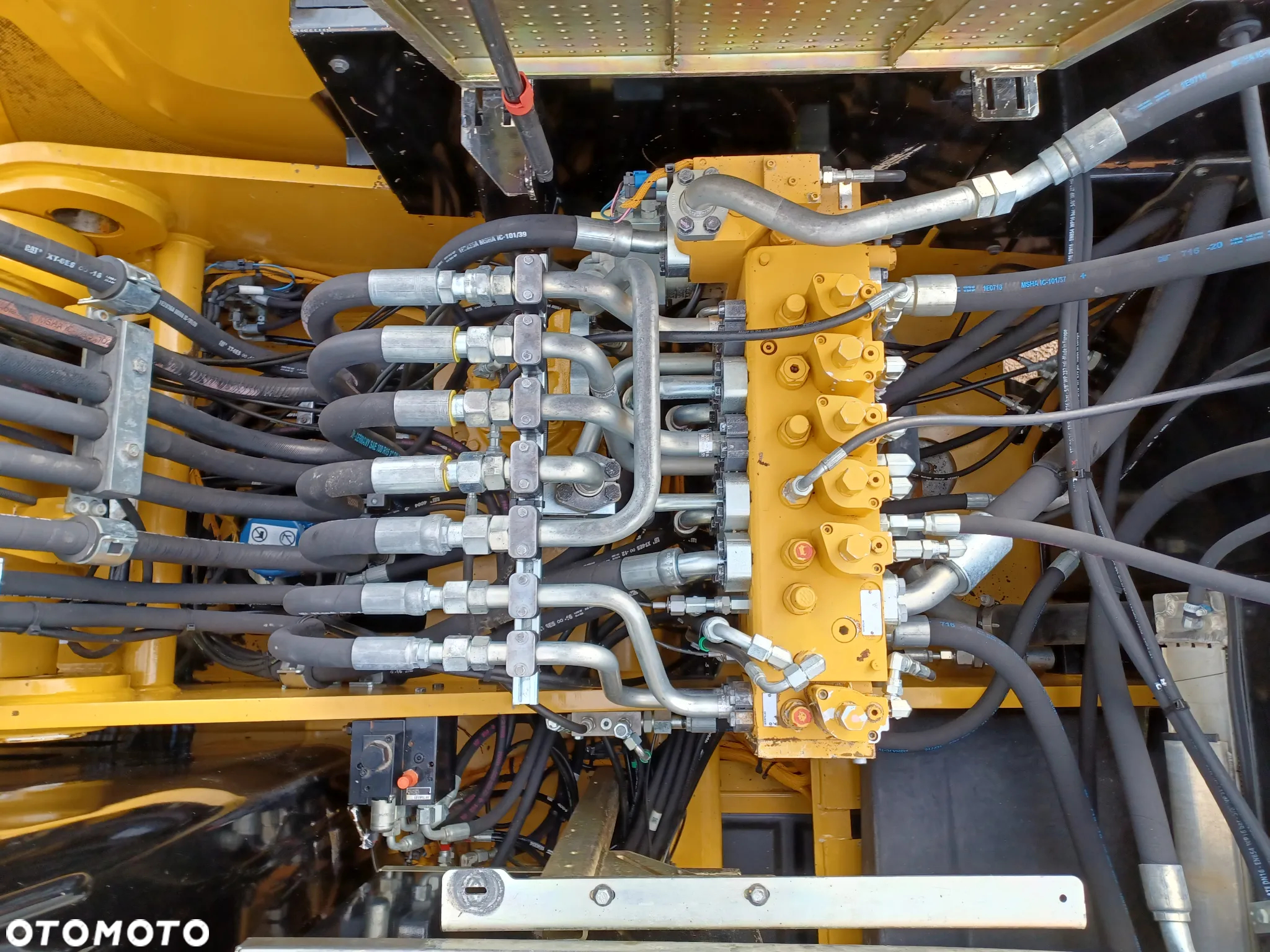 Caterpillar CAT M 322 D - 25