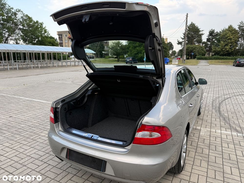 Skoda Superb 2.0 TDI DSG Elegance - 18