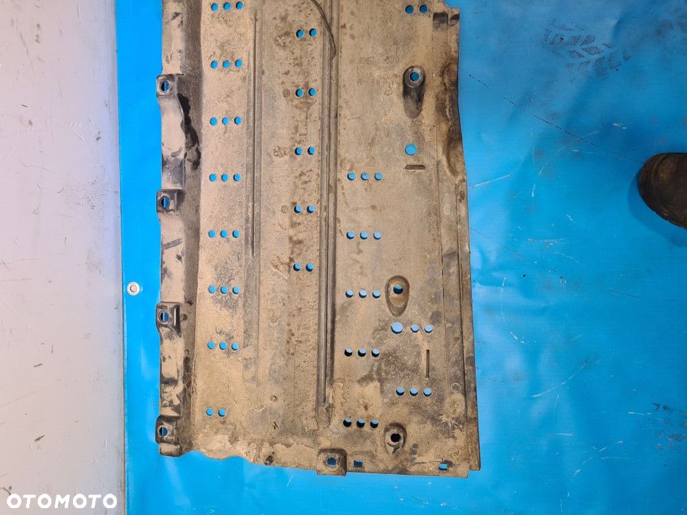OSŁONA PLASTIKOWA PODWOZIA AUDI A4 B6 - 3