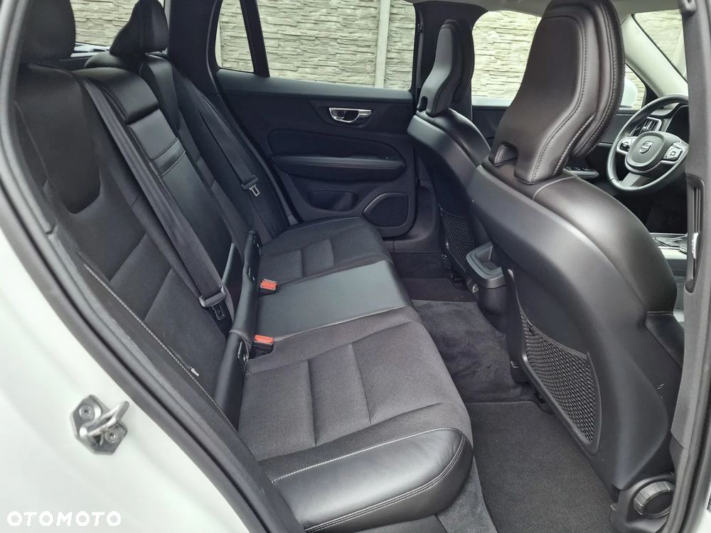 Volvo V60 Cross Country D4 AWD Geartronic - 19