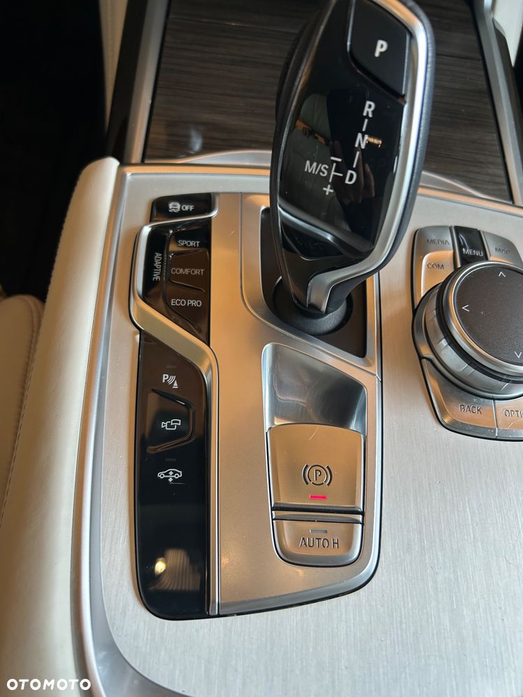 BMW Seria 7 740d xDrive - 16