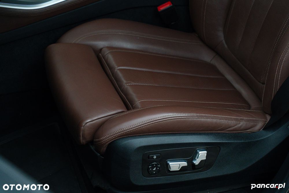 BMW X5 xDrive45e - 28