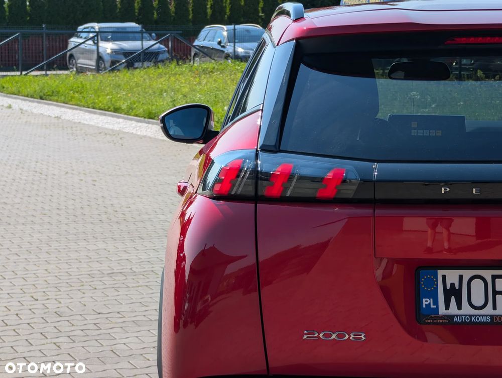 Peugeot 2008 1.2 Pure Tech Allure S&S - 12