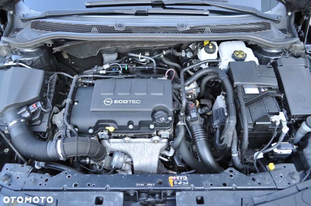 Opel Astra 1.4 Turbo Exklusiv - 33