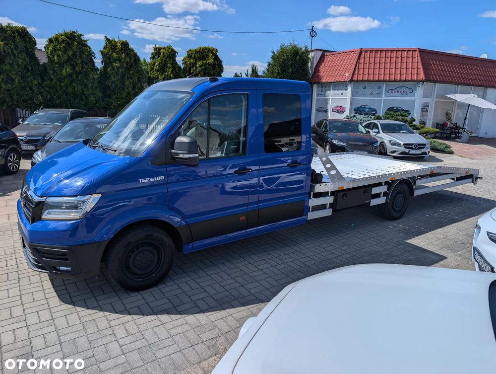 MAN TGE 3.180 Volkswagen Crafter 7 osób Autolaweta Dubel kabina - 3