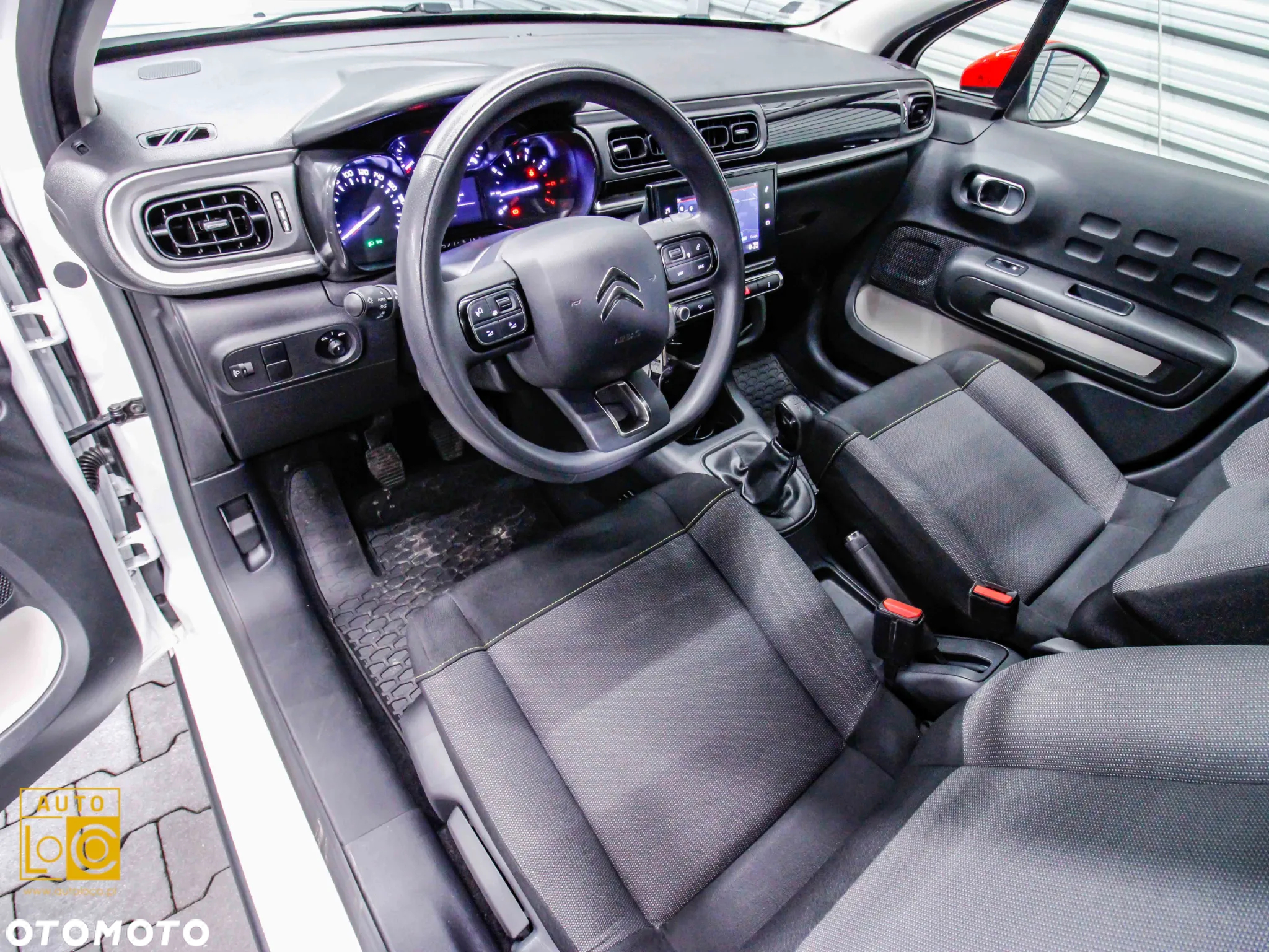 Citroën C3 1.2 PureTech Shine - 17