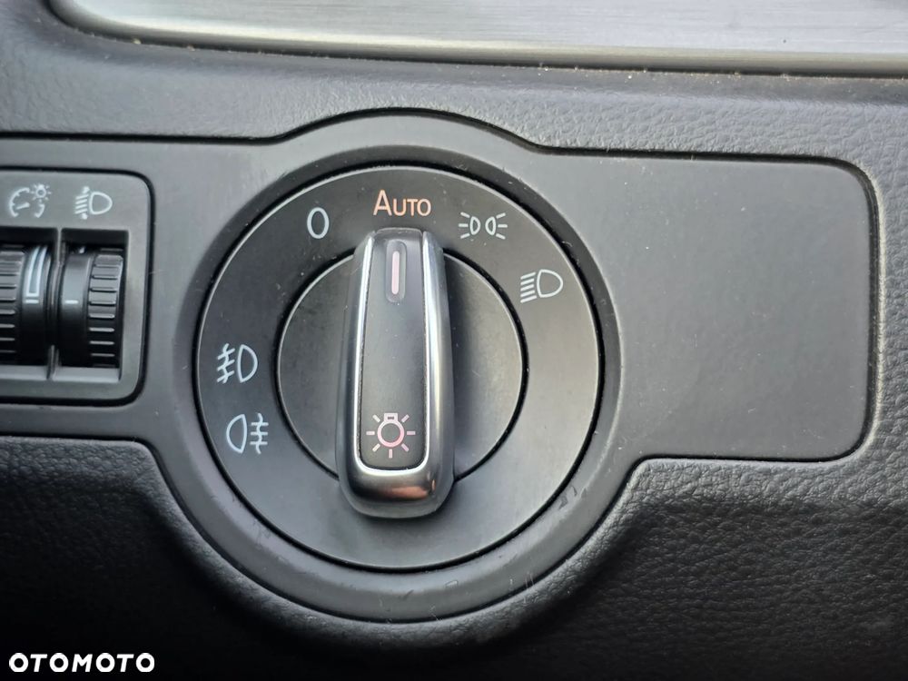 Volkswagen Passat 2.0 TDI BlueMotion Technology Comfortline - 19