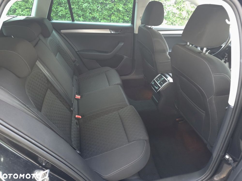 Skoda Superb 2.0 TDI Style DSG - 8