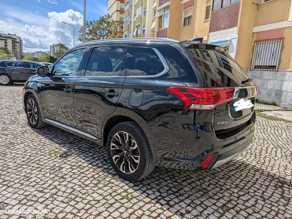 Mitsubishi Outlander 2.0 Intense - 23
