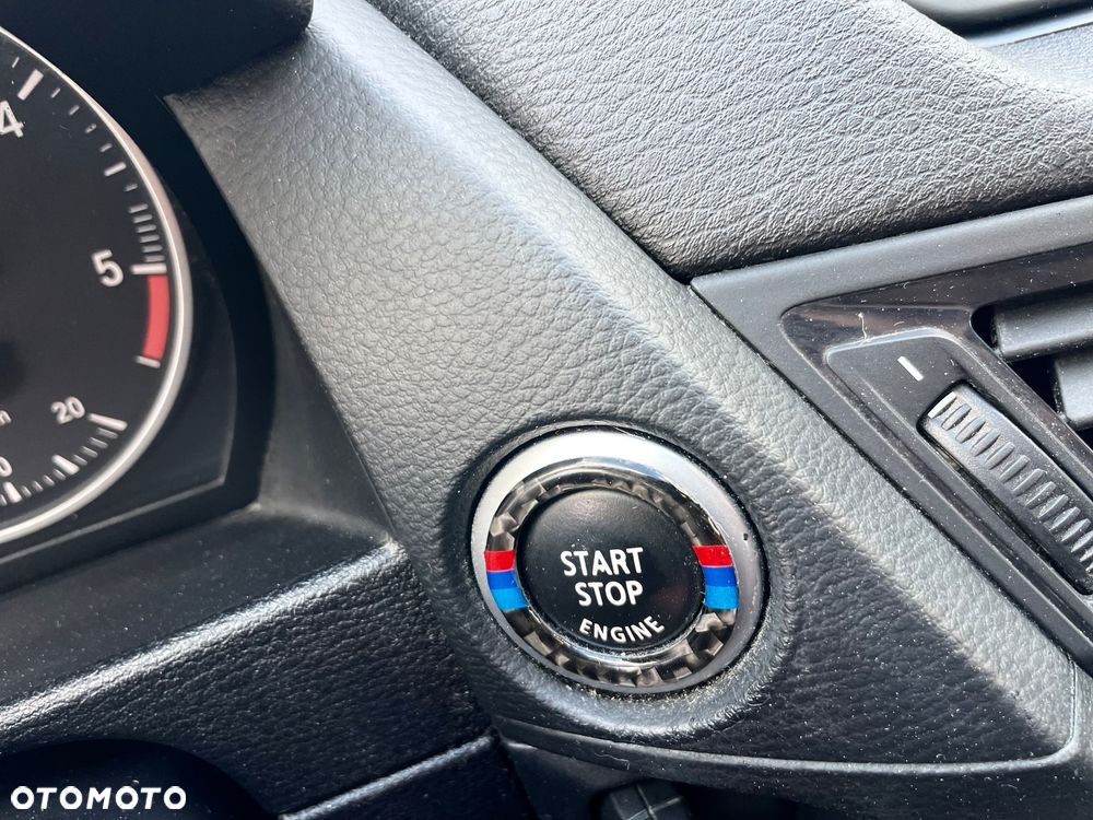 BMW X1 sDrive18d xLine - 23