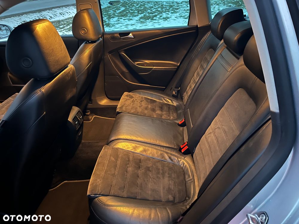 Volkswagen Passat 2.0 TDI DPF Highline - 16