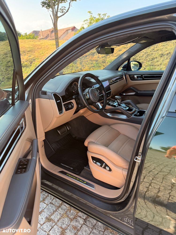 Porsche Cayenne - 6