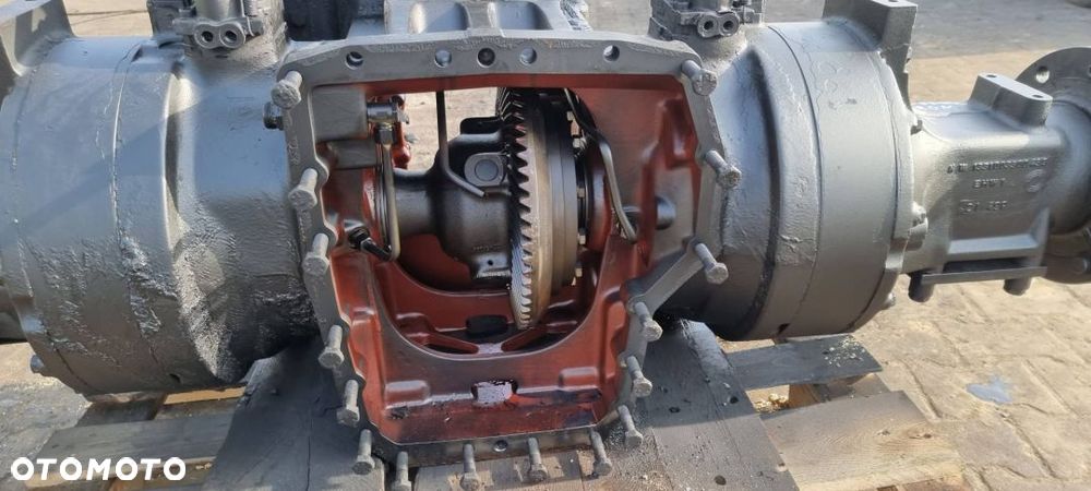 PÓŁOŚ LEWA TYŁ DEUTZ- FAHR AGROTRON 135 - 7