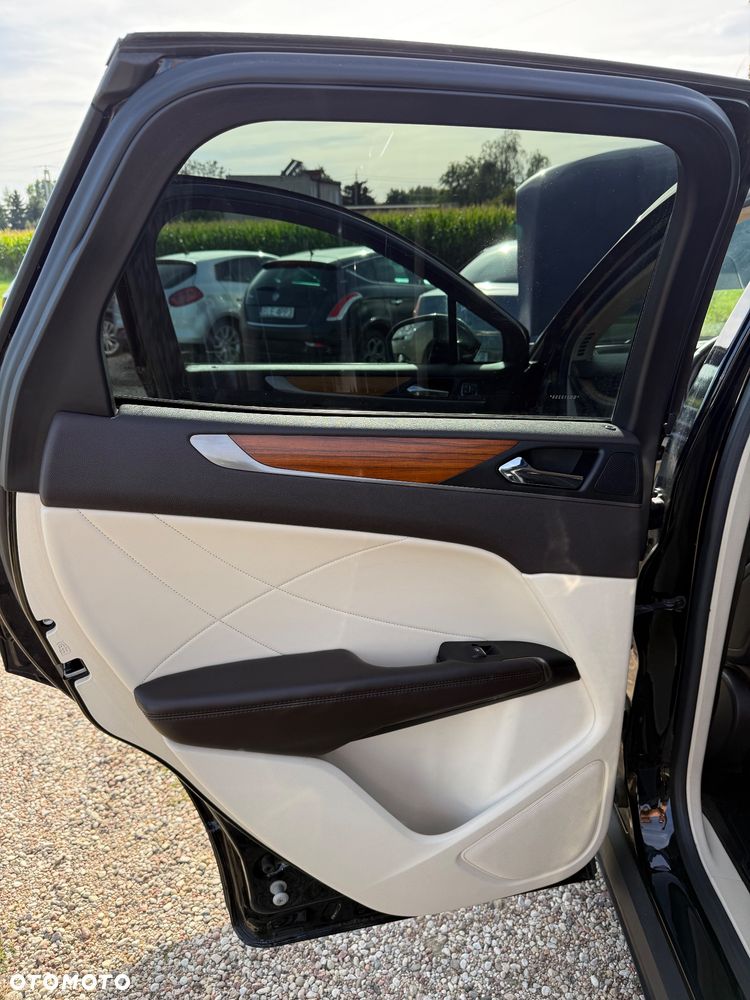 Lincoln MKC - 17