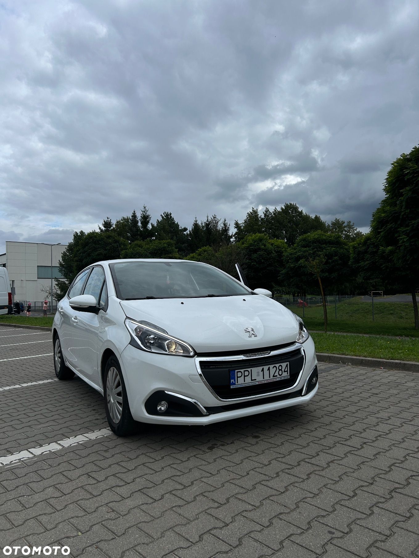Peugeot 208 - 1