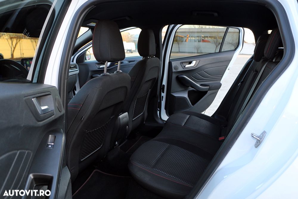 Ford Focus 1.0 EcoBoost Hybrid ST-LINE DESIGN - 10