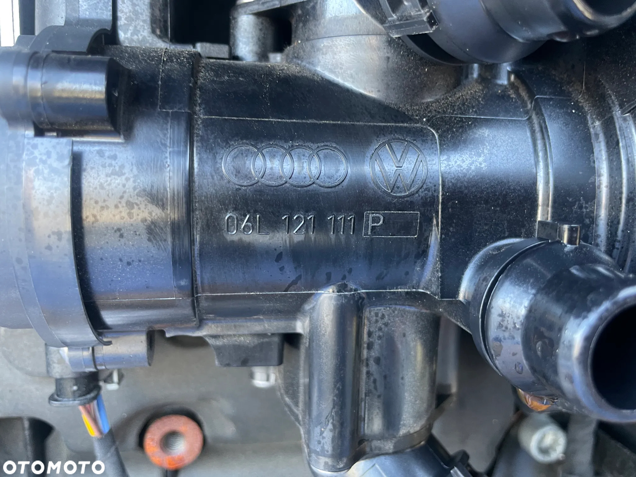 VW SKODA AUDI obudowa termostatu 06L121111P jak nowa 4 tys km - 2