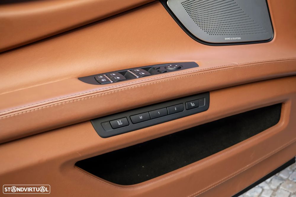 BMW 750 Li xDrive Pack M — fotografia 9