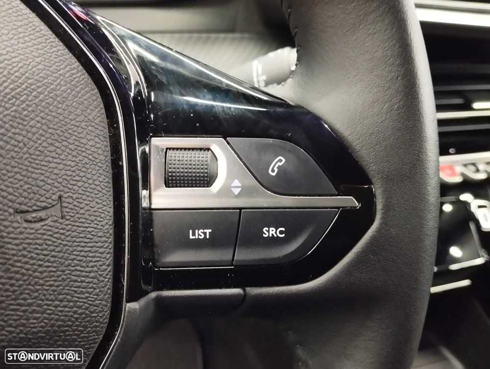Peugeot 2008 1.2 PureTech Allure - 22
