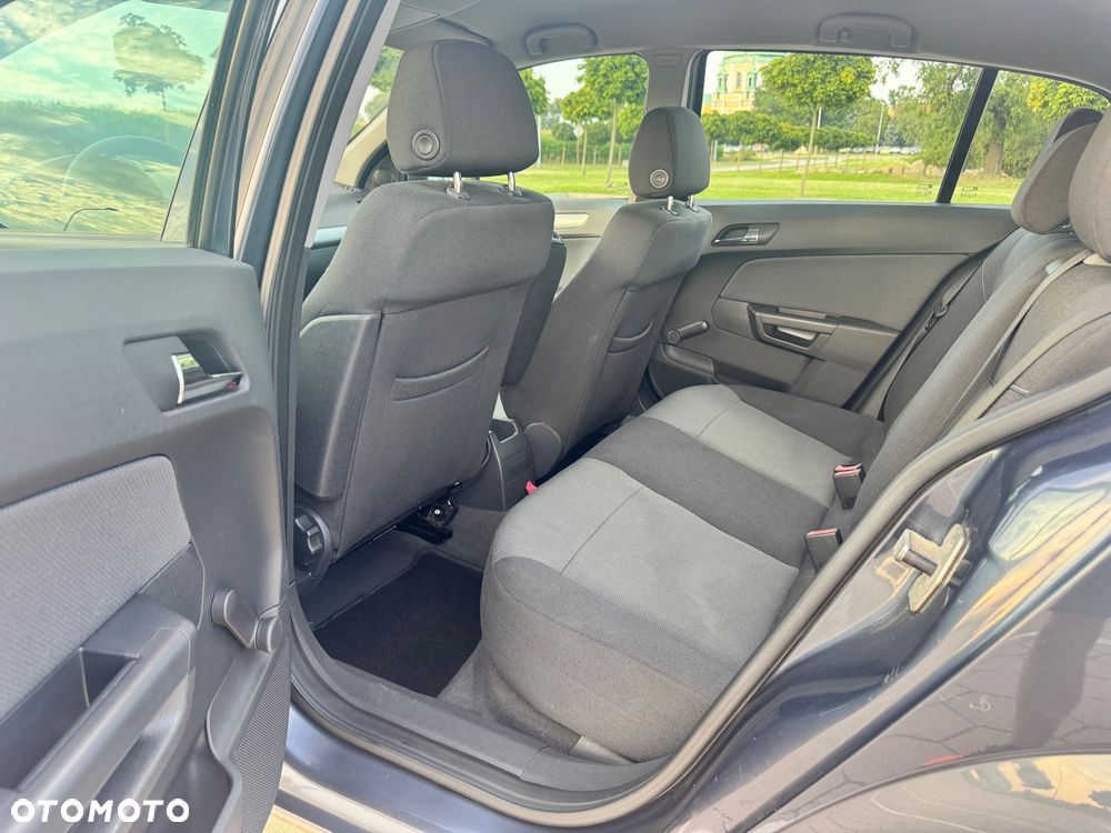 Opel Astra 1.6 Enjoy - 10
