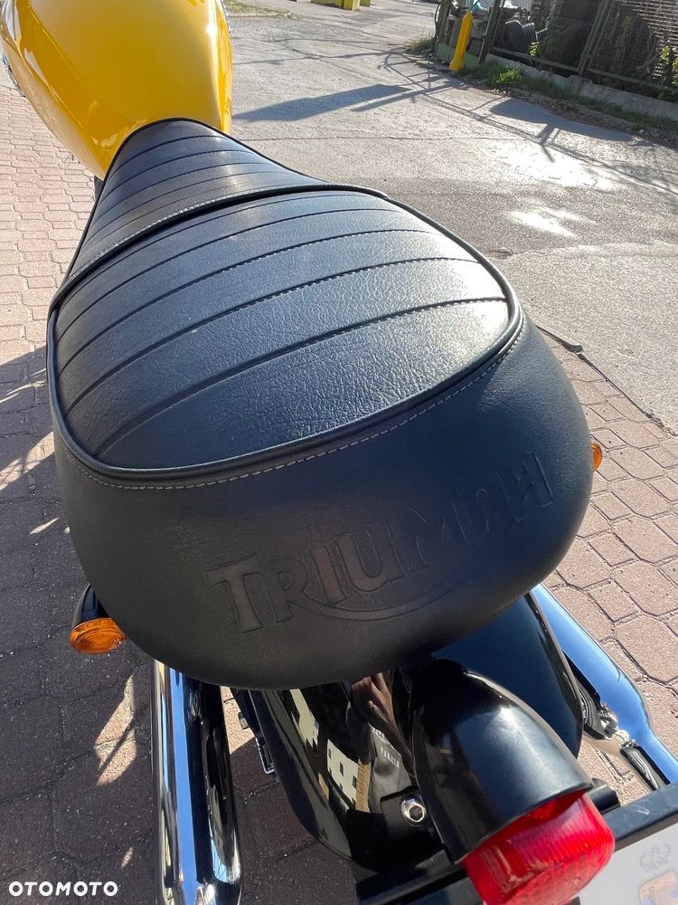 Triumph Bonneville - 9