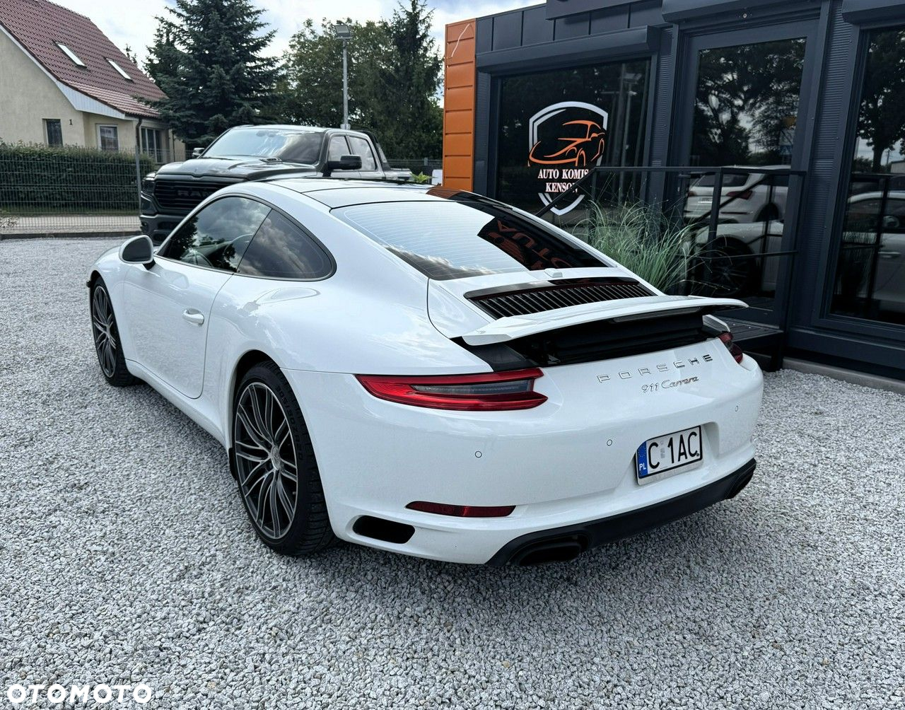 Porsche 911 Carrera - 4