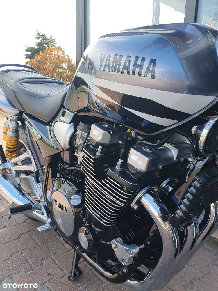 Yamaha XJR - 31