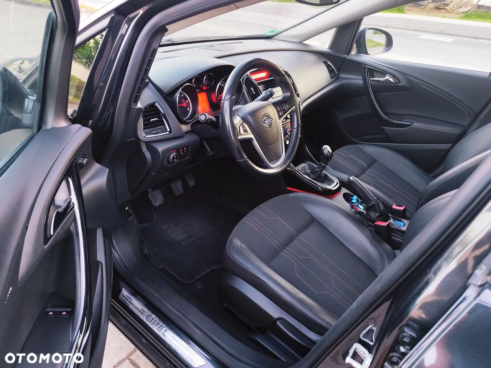 Opel Astra 1.7 CDTI DPF 150 Jahre - 10