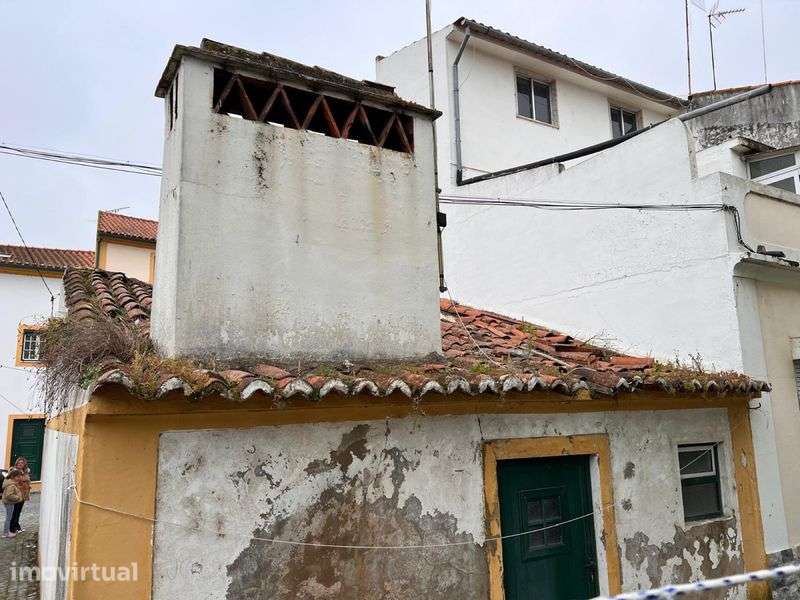 Predio para Recuperação no Rossio, Abrantes - 29900€ - Grande imagem: 5/8