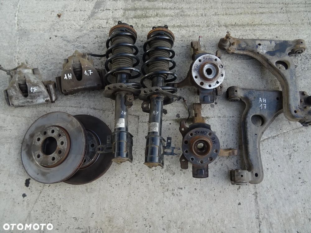 ZBIORNICZKI ZBIORNIK PŁYNU SPRYSKIWACZY ZBIORNICZEK WYRÓWNAWCZY OPEL ASTRA H - 14