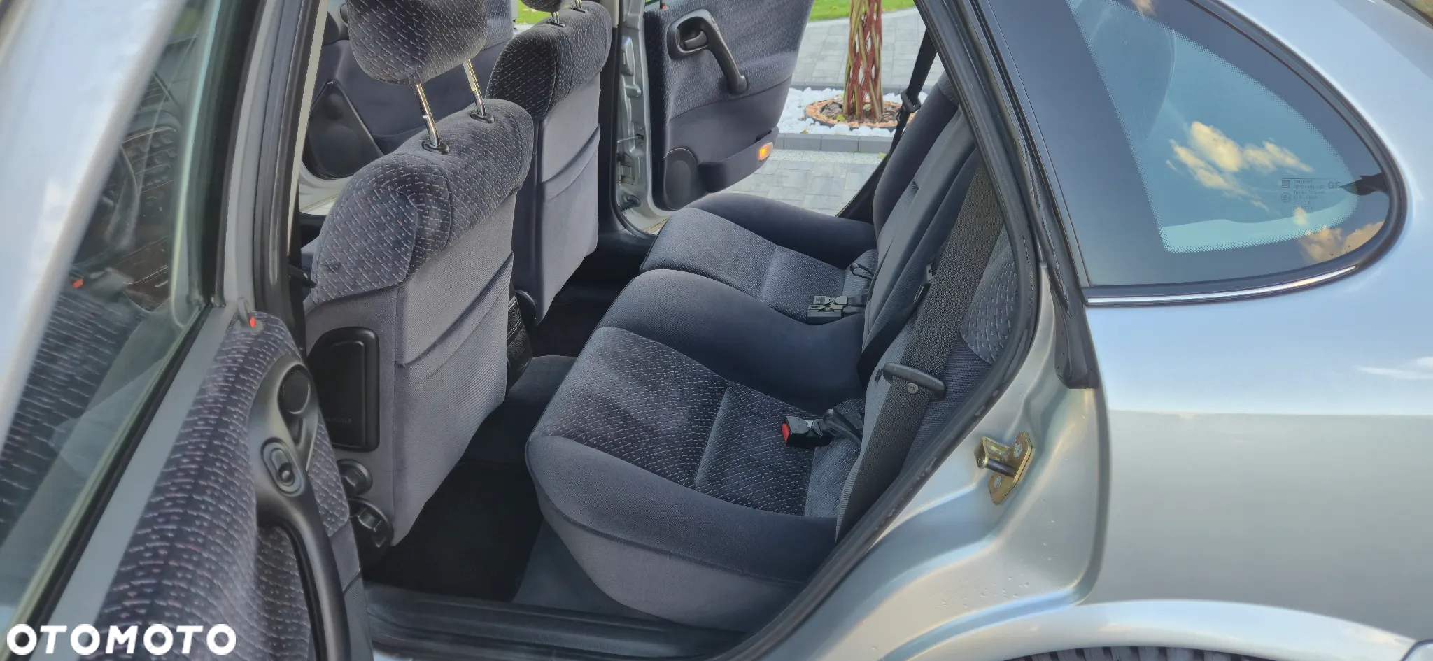Opel Vectra 2.0 CDX - 6