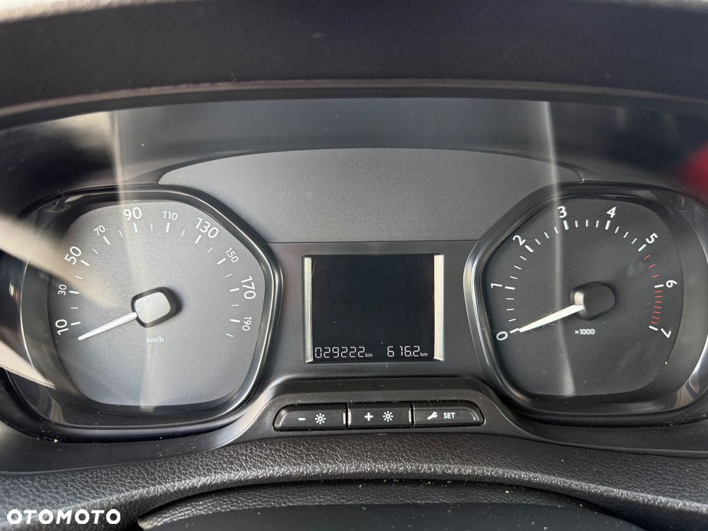 Peugeot Expert Proace Scudo Vivaro Jumpy - 12
