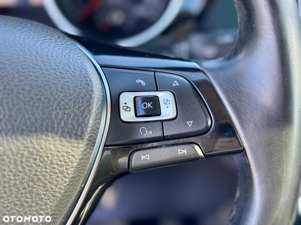 Volkswagen Touran 2.0 TDI SCR (BlueMotion Technology) DSG Highline - 35