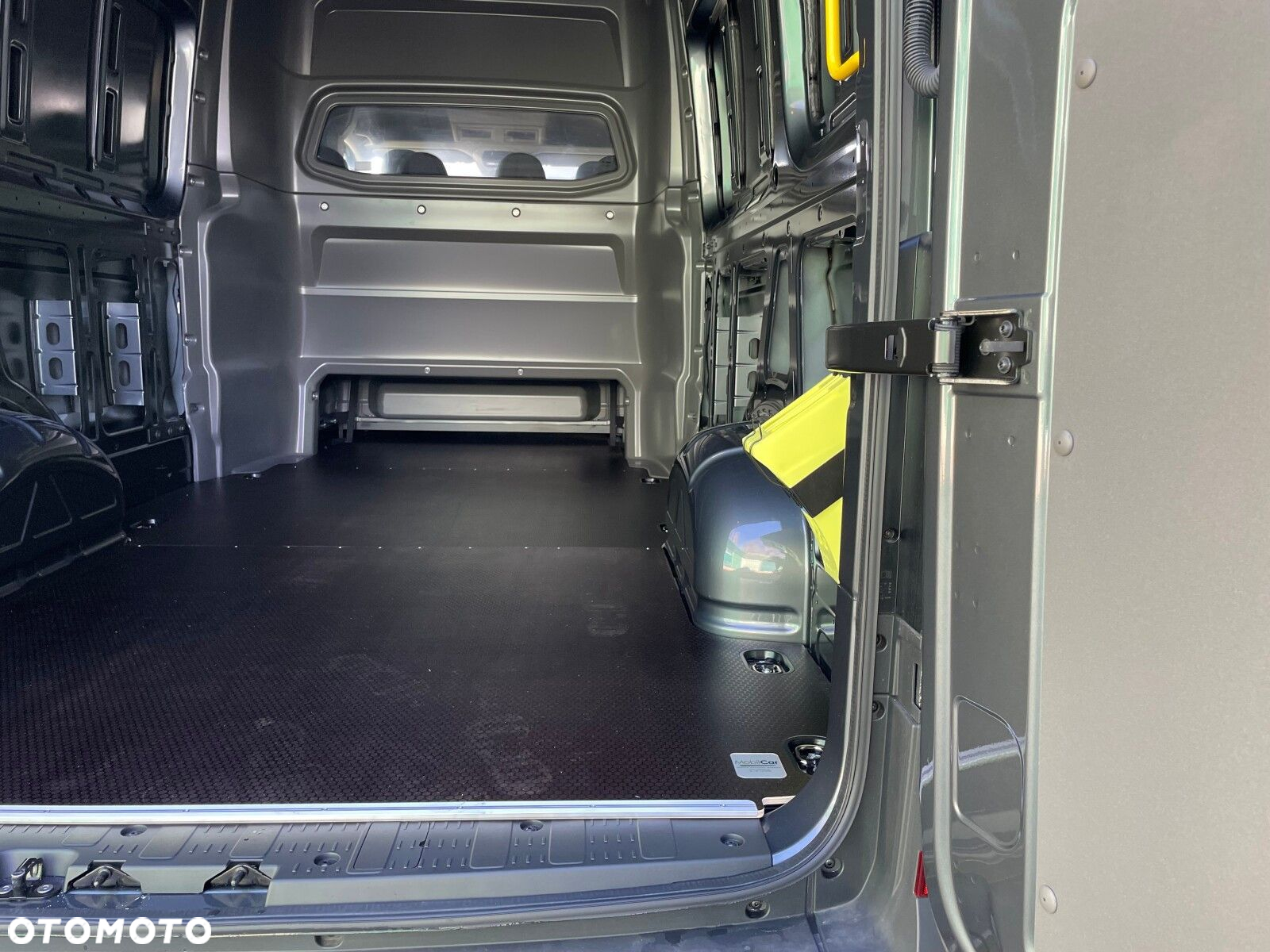 Volkswagen Crafter 35 2.0 TDI 140KM L4H3 3m 6bm - 27