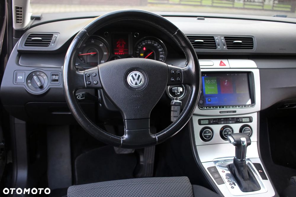 Volkswagen Passat Variant 2.0 TDI 4Motion DPF DSG Highline - 17