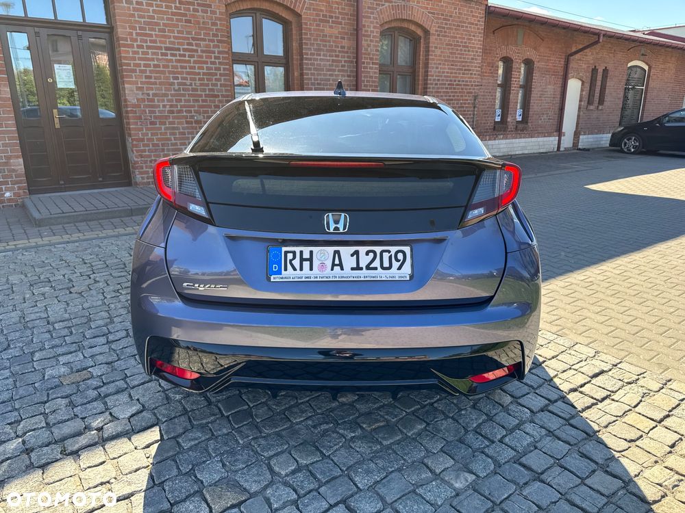 Honda Civic 1.8 i-VTEC Executive Black Edition - 13
