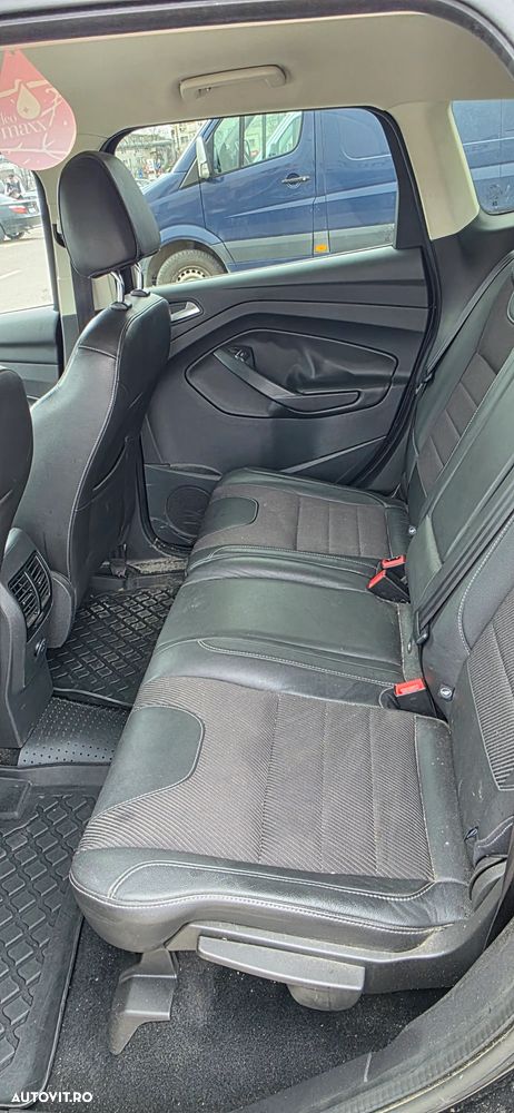 Ford Kuga 2.0 TDCi 2x4 Titanium - 4