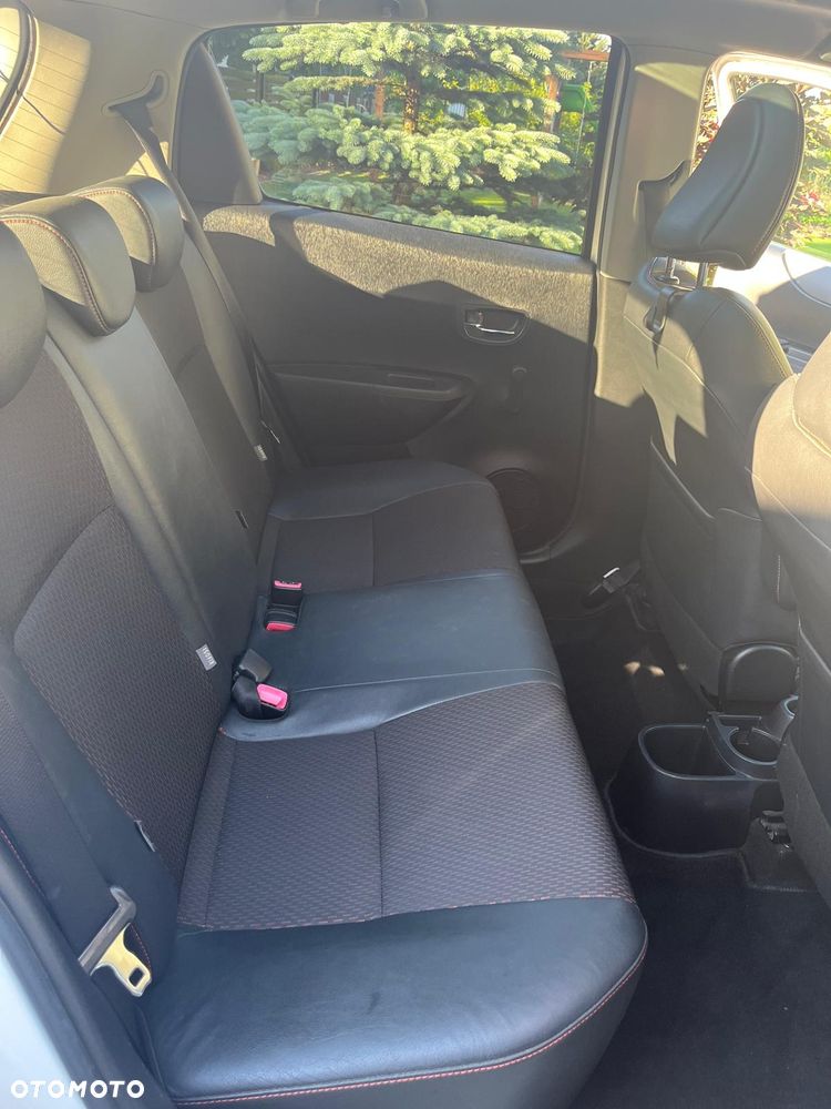 Toyota Yaris 1.33 Premium - 13