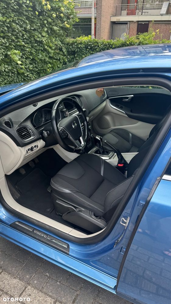 Volvo V40 D2 Momentum - 11