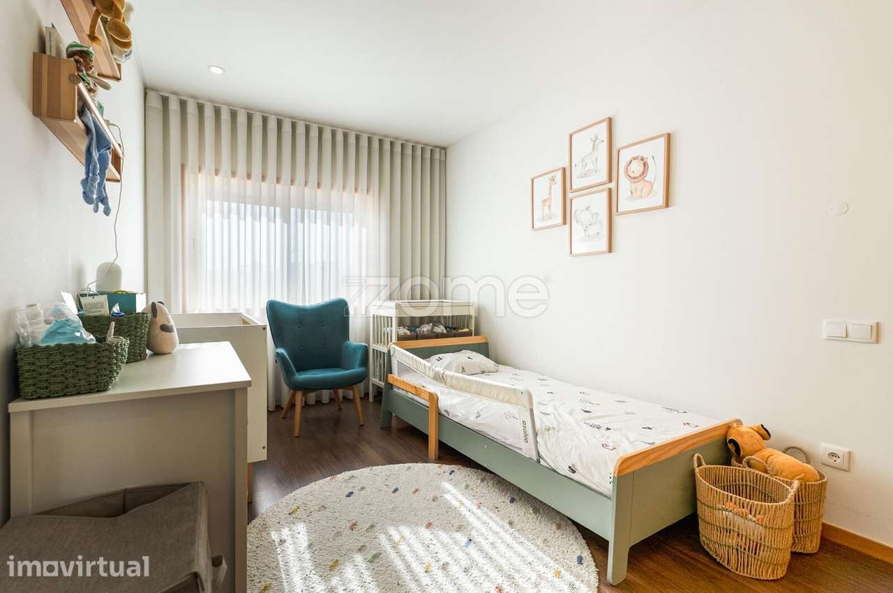 Apartamento T2 em Vilar do Paraíso com Suíte e Lugar de Garagem - Grande imagem: 3/25