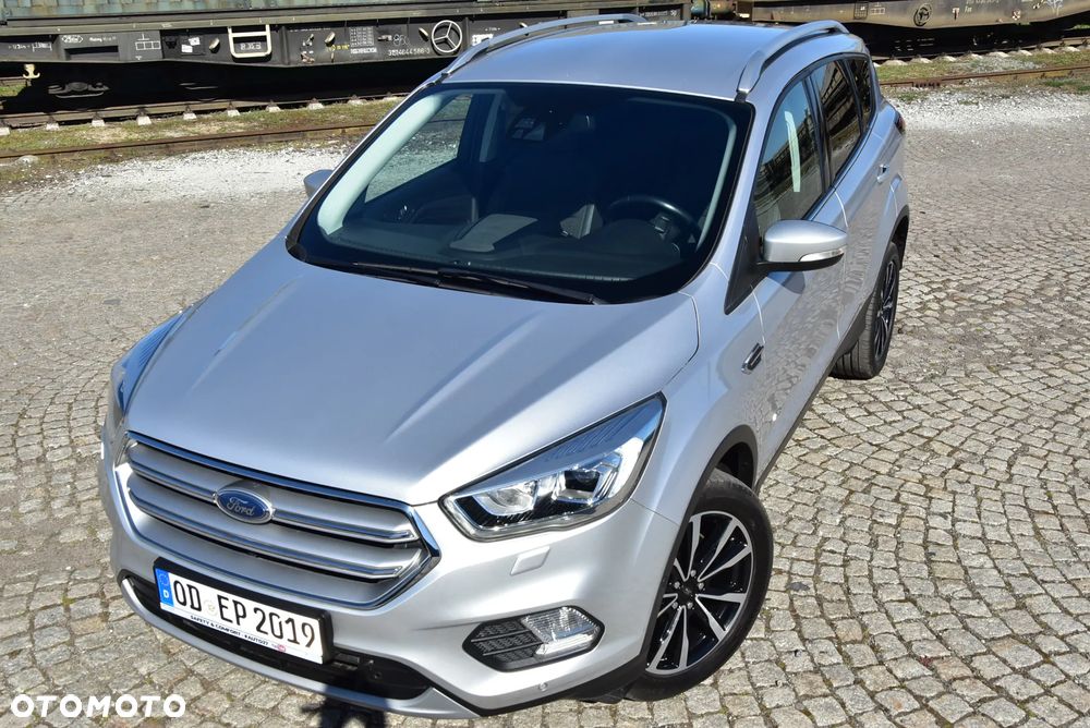 Ford Kuga 1.5 EcoBoost 4x4 Titanium - 37