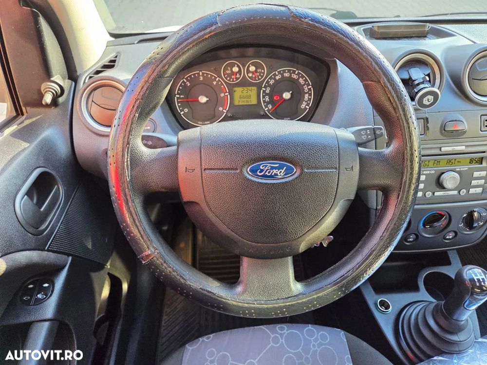 Ford Fiesta - 12